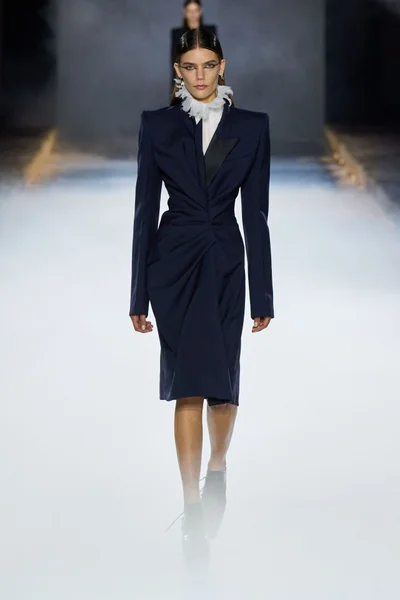 Look 1